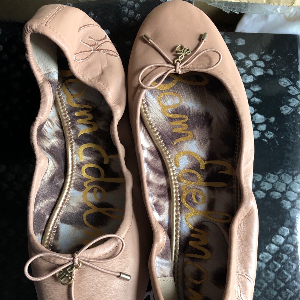 Brand new Sam Edelman tan flats